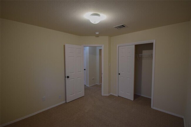 Building Photo - 3575 Rock Shelf Ln