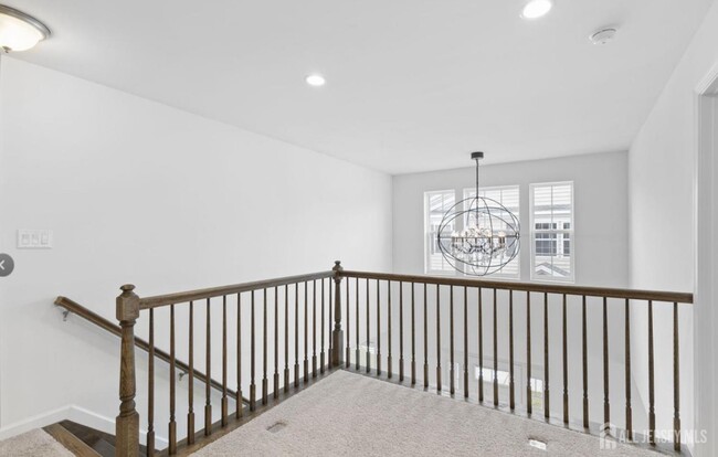 Building Photo - 25 Larkspur Ln