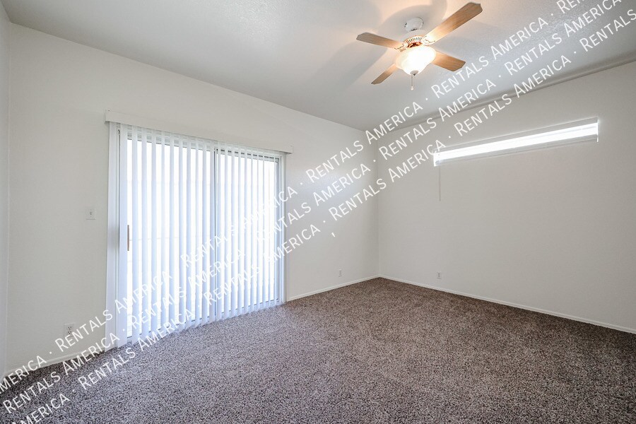 Building Photo - 8849 S 51st St