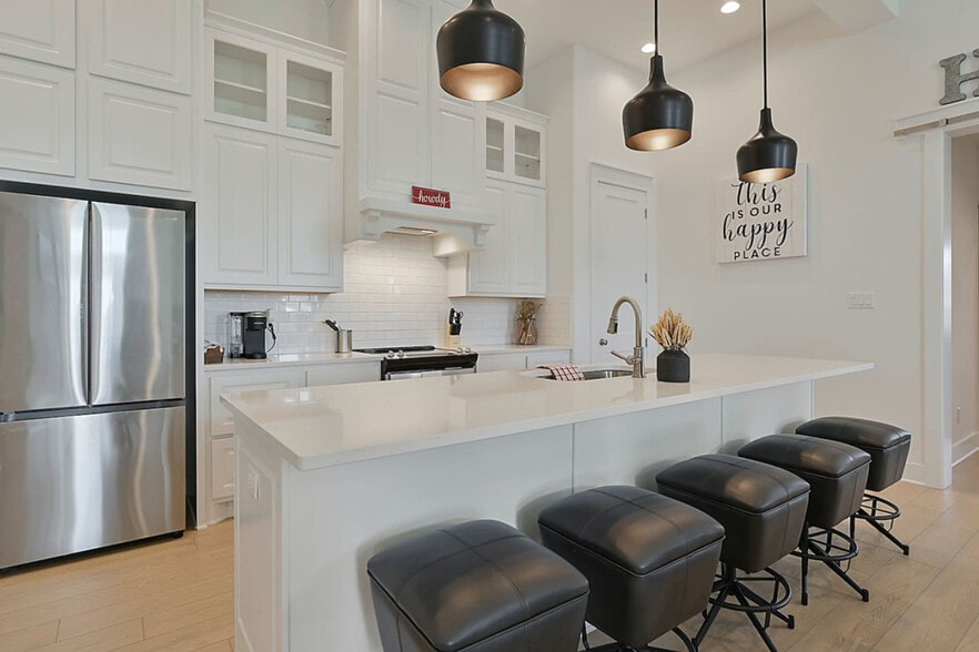 Building Photo - 5040 Mooney Fls Dr