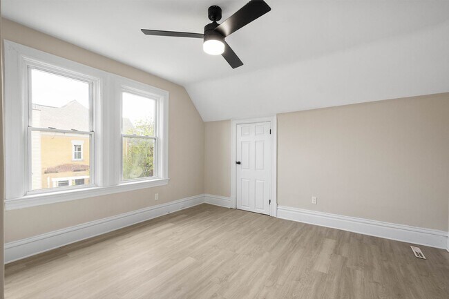 Building Photo - 313 Kambach St