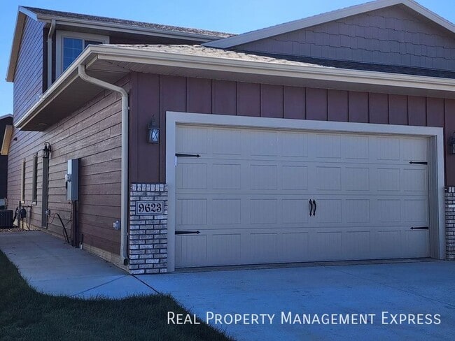 Building Photo - 9623 W Broek Dr