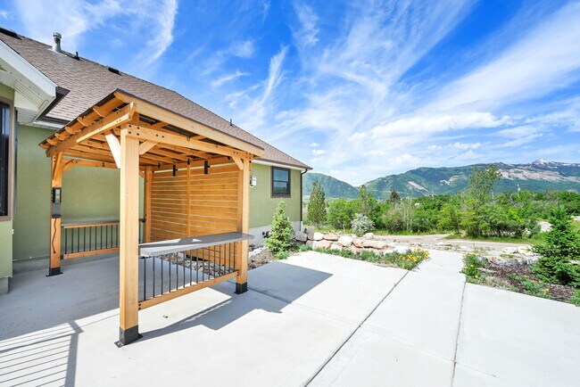 Building Photo - 5108 E Wolf Rdg Cir