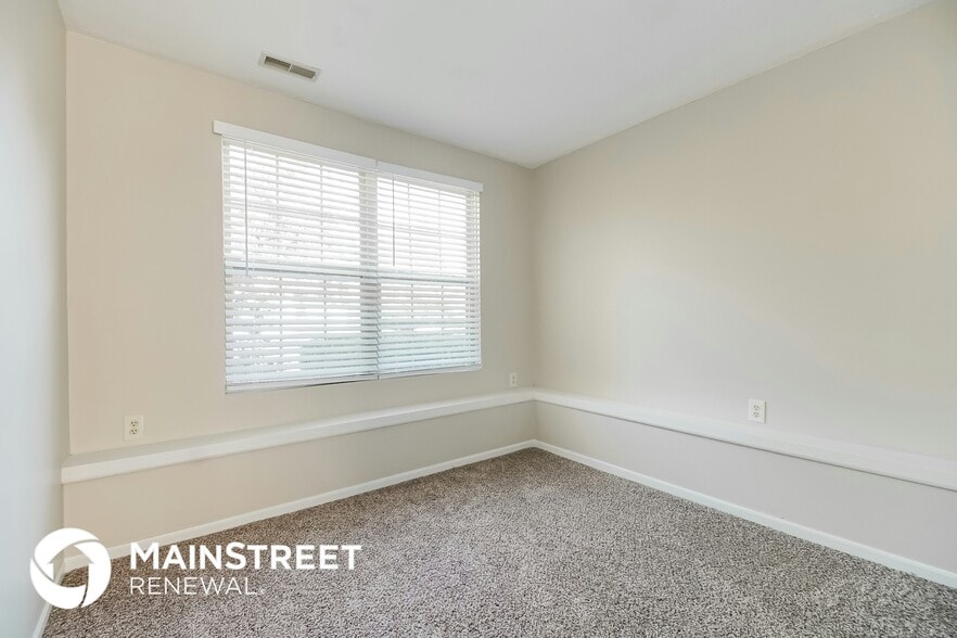 Building Photo - 1574 Autumn Village Dr