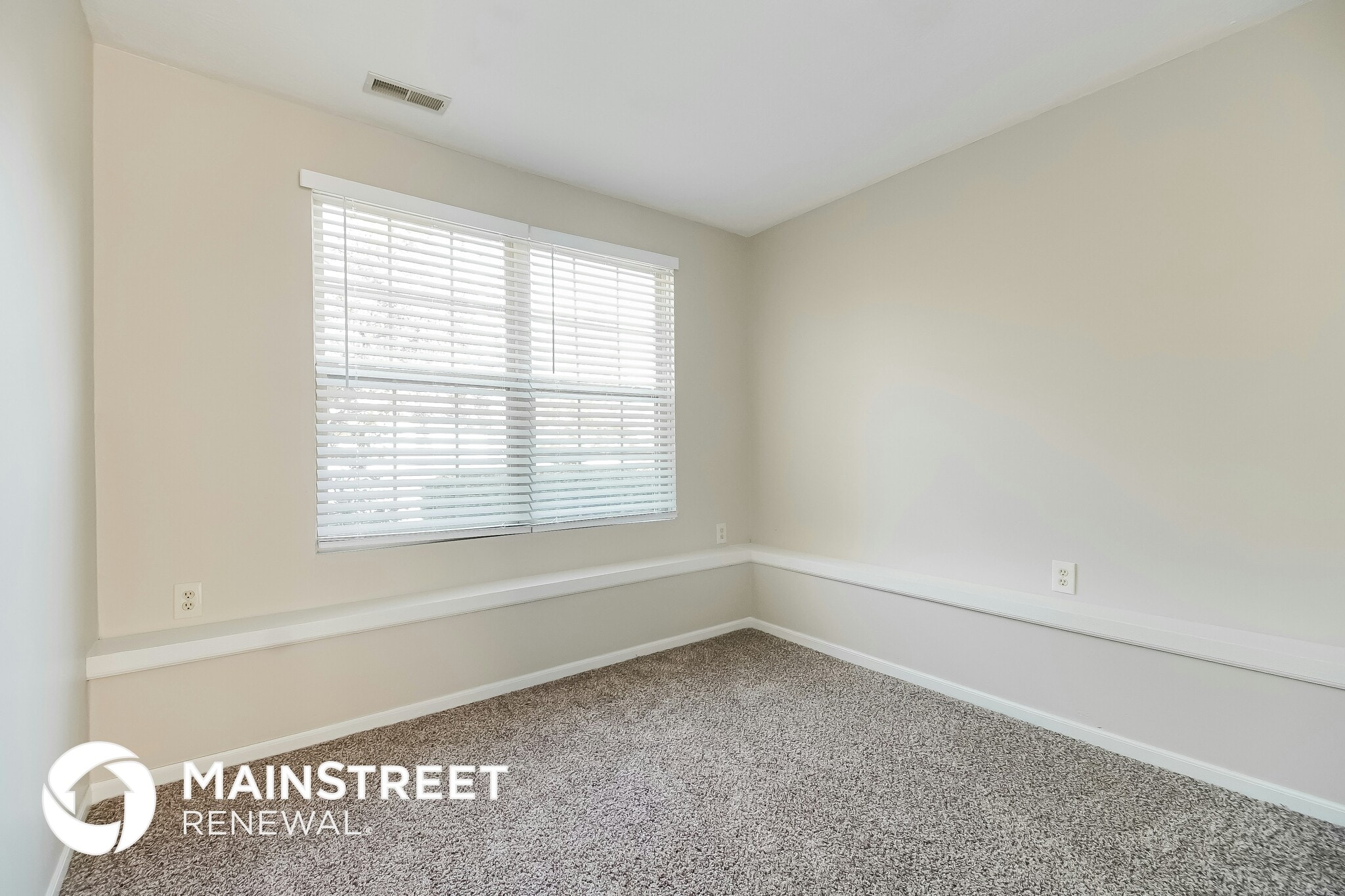 Building Photo - 1574 Autumn Village Dr