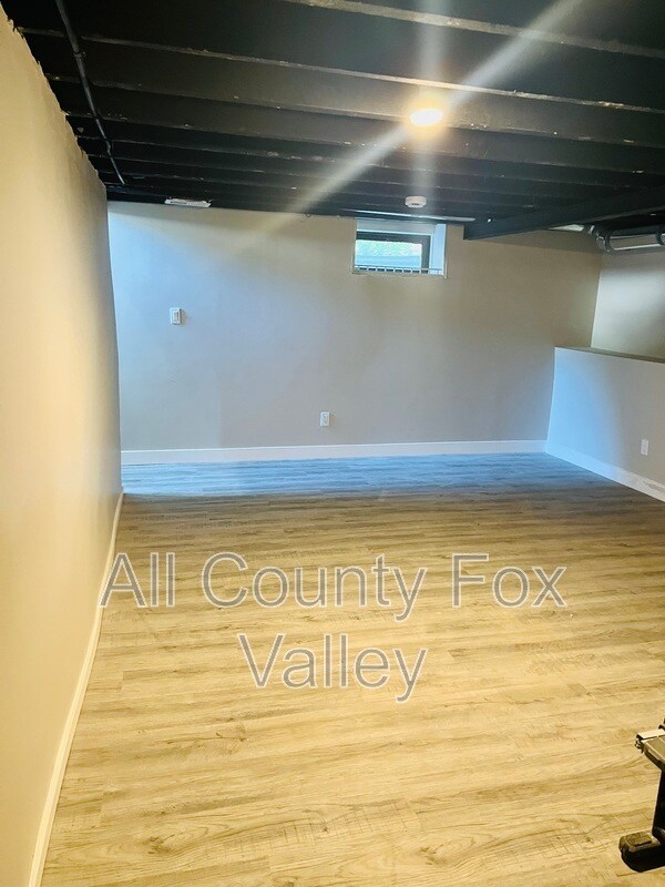 Building Photo - 552 Orange St