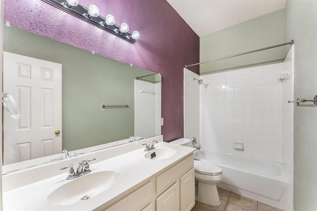 Building Photo - 2832 Bluffview Dr