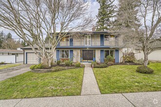 Building Photo - Gorgeous 2-Story Bellevue Home w/ Attached...