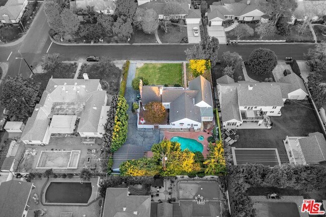 Building Photo - 4649 Sancola Ave