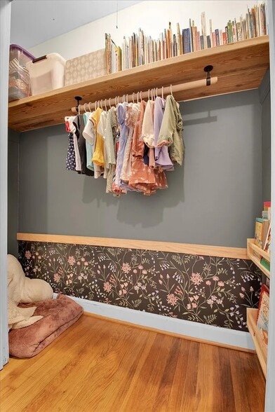 Building Photo - 120 Echo Ln