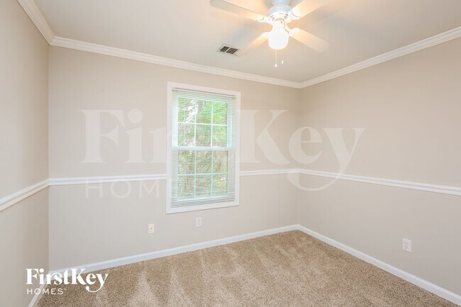 Building Photo - 2410 Kirkstone Dr