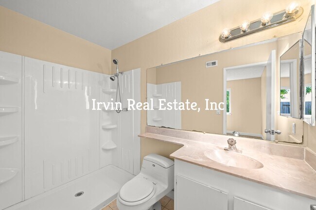 Building Photo - 3 Bedrom and 2  bath Single story homein a cl-de-sac