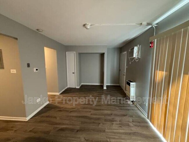 Building Photo - 3343 Commercial Ave