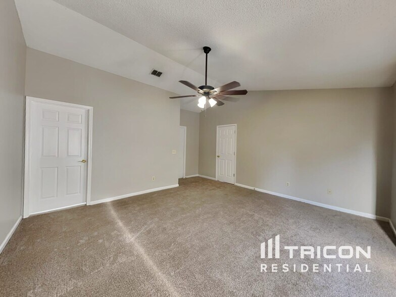 Building Photo - 1133 Linwood Loop