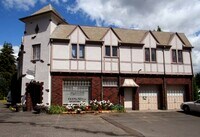 Building Photo - 18348 SE River Rd