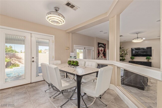 Building Photo - 9523 Coral Bell Ct