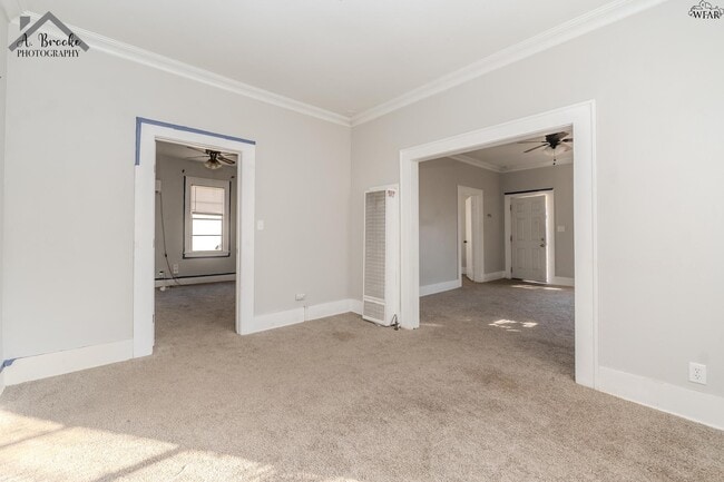 Building Photo - 603 E 4th St