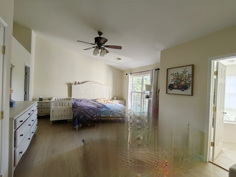 Building Photo - 43458 Laidlow St