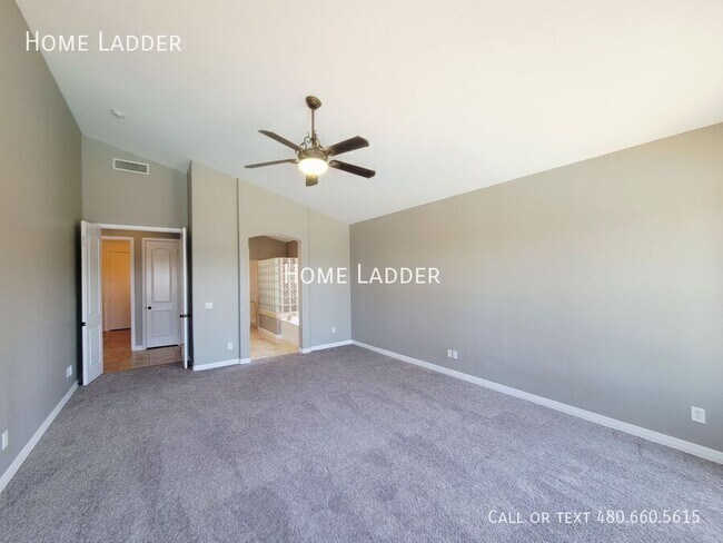 Building Photo - 9030 S 10th Dr