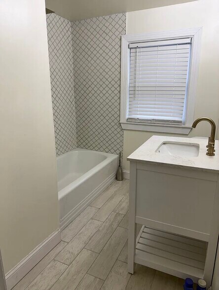 Building Photo - 14 Mink Rd