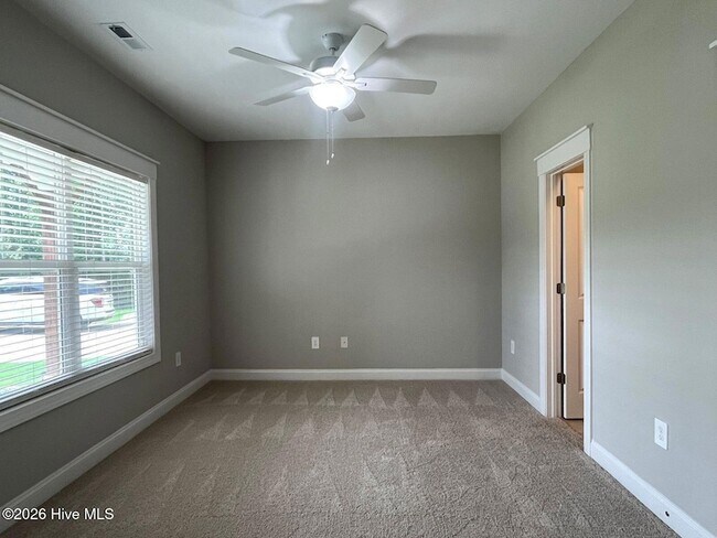 Building Photo - 404 Endicott Ct