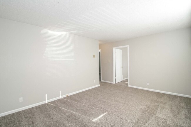 Building Photo - 1432-B McCan