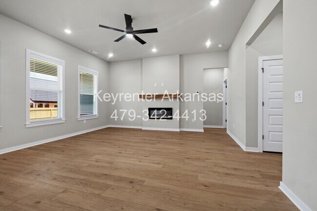 Building Photo - Live New in Bentonville | 3BR Beauty with Backyard