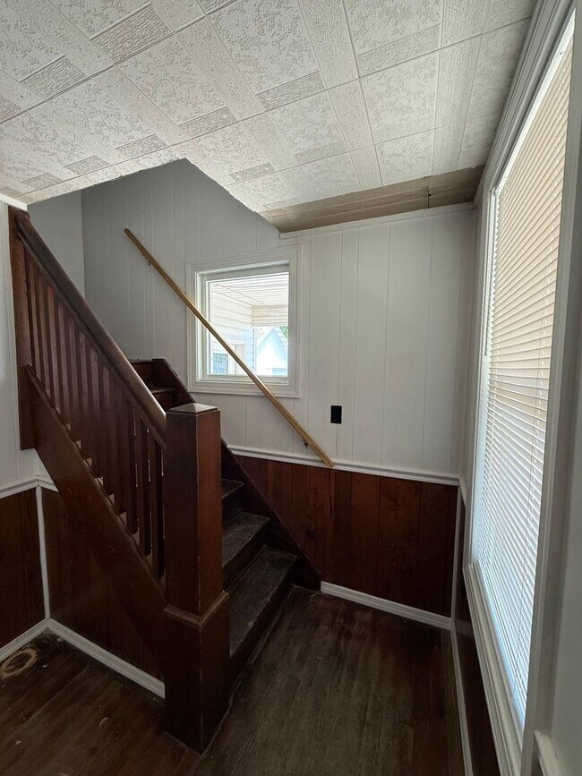 Building Photo - 1335 Edenville Rd