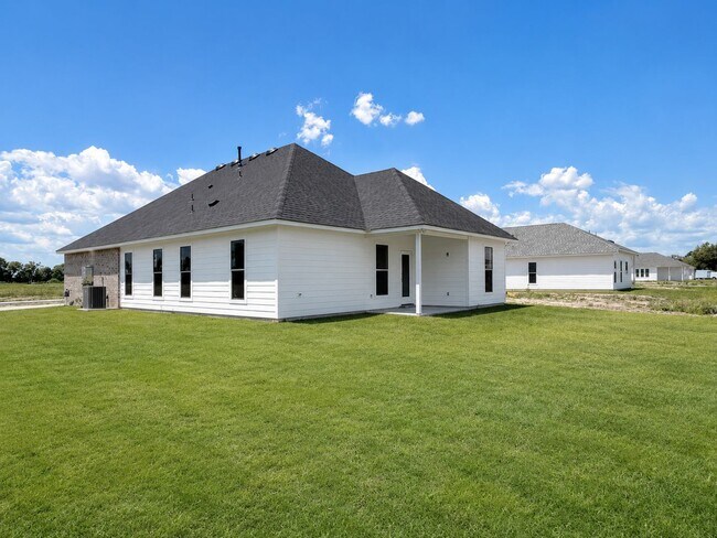 Building Photo - 10125 Pelican Pointe Lane