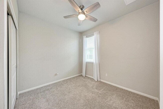 Building Photo - 125 Jubilee Dr