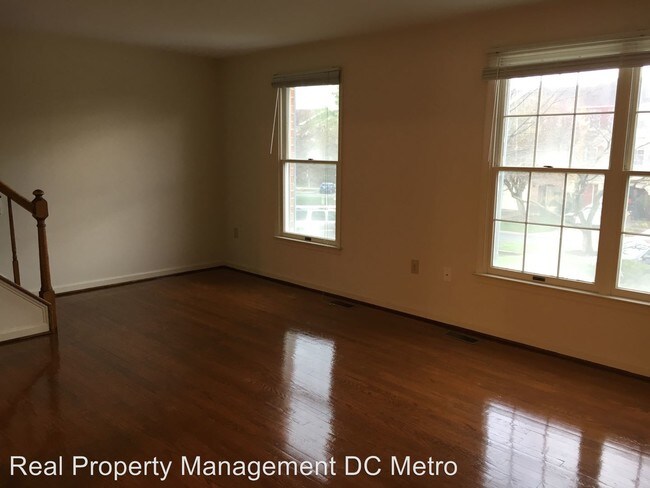 Building Photo - 8024 Hollow Reed Ct