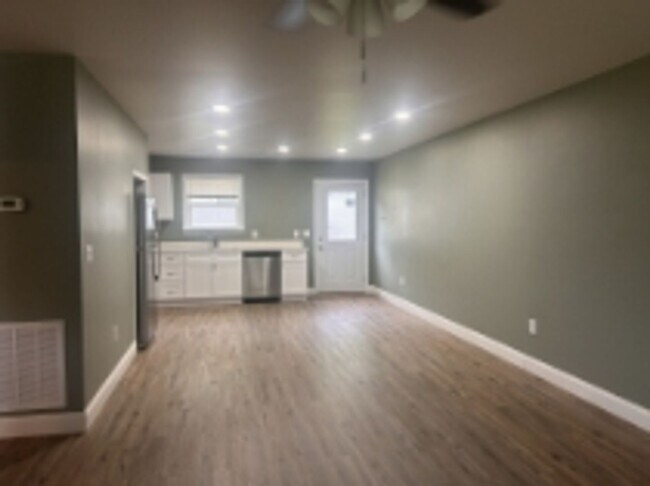 Building Photo - 385 Virginia St