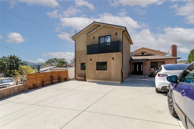 Building Photo - 10787 Las Lunitas Ave