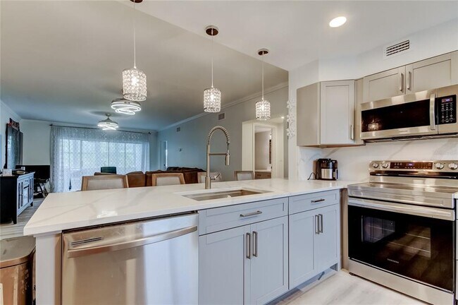 Building Photo - 7321 Central Ave