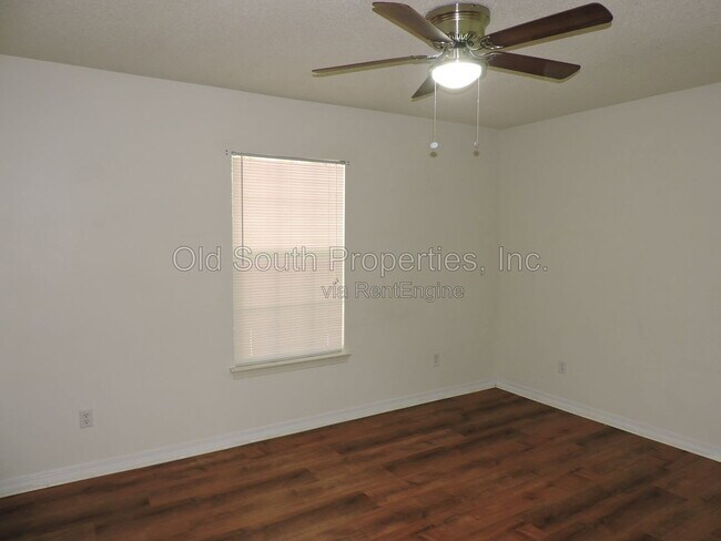 Building Photo - 2552 Southern Oaks Dr