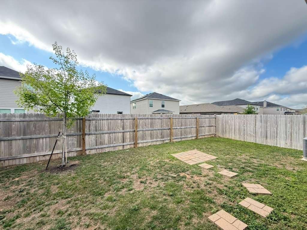 Building Photo - 323 Deer Crest Dr