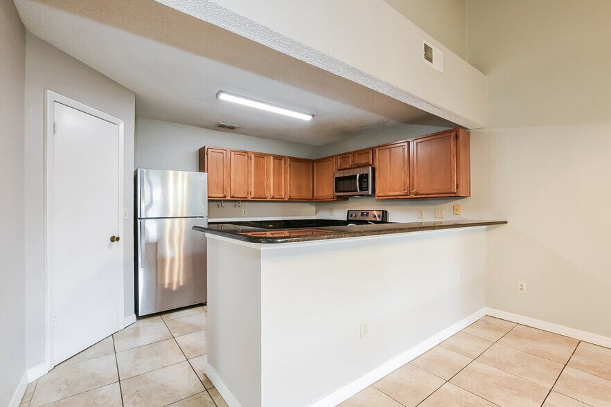 Building Photo - 439 E Springtree Way