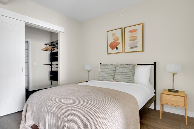 Building Photo - 210 Wall St