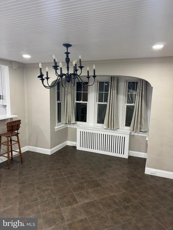 Building Photo - 725 W Mt Vernon St