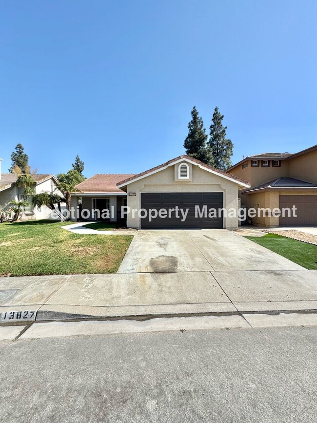 Primary Photo - Great 3 bed 2 bath single story