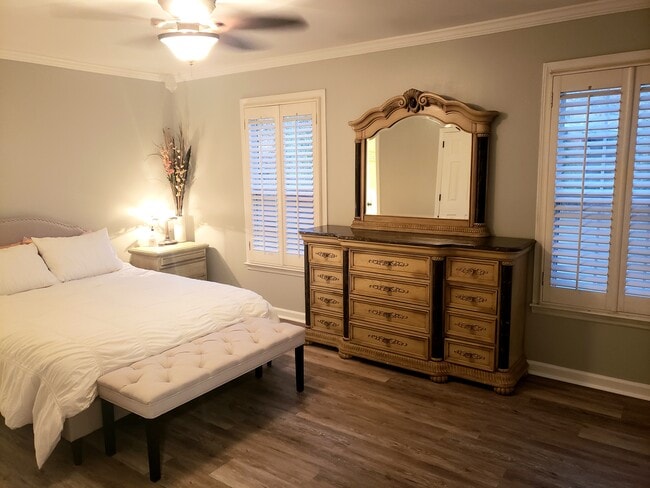 Building Photo - 2845 Wynterhall Rd SE