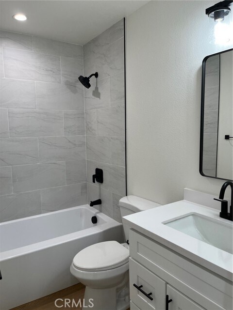 Building Photo - 504 E Stuart Ave