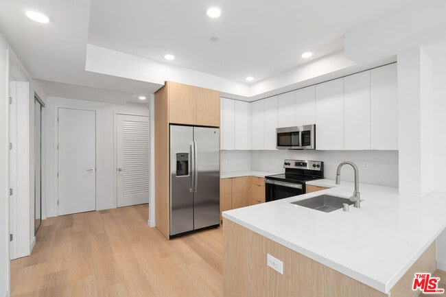 Building Photo - 4406 Fulton Ave