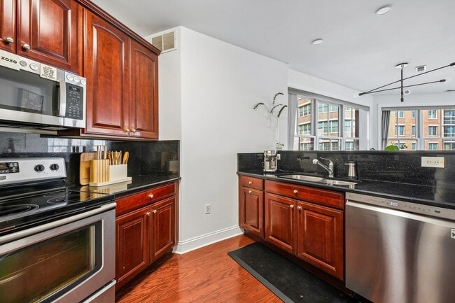 Building Photo - 22 Ave at Port Imperial