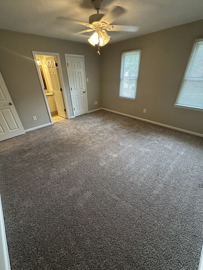 Building Photo - 5621 Hamstead Crossing