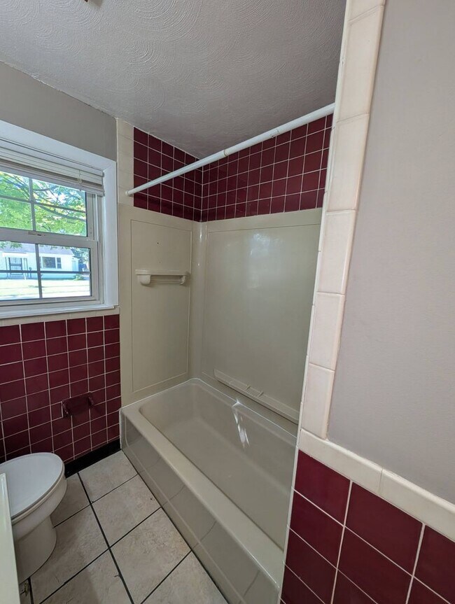 Building Photo - 5373 Pickford Dr