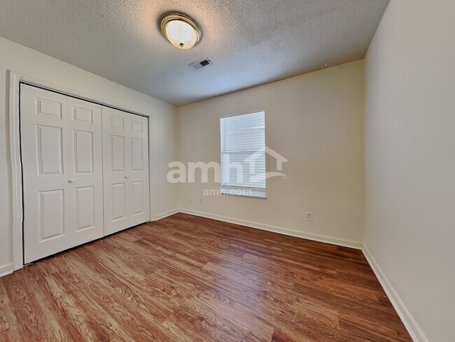 Building Photo - 2114 Post Oak Ln