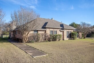 Building Photo - 362 S Stewart Ave