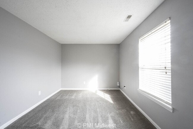 Building Photo - "Charming 3-Bed, 2-Bath Gem with 1323 Sq Ft of Comfort on Bitternut Drive!"