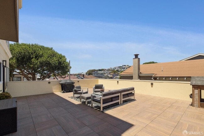 Building Photo - 1490 Ocean Ave